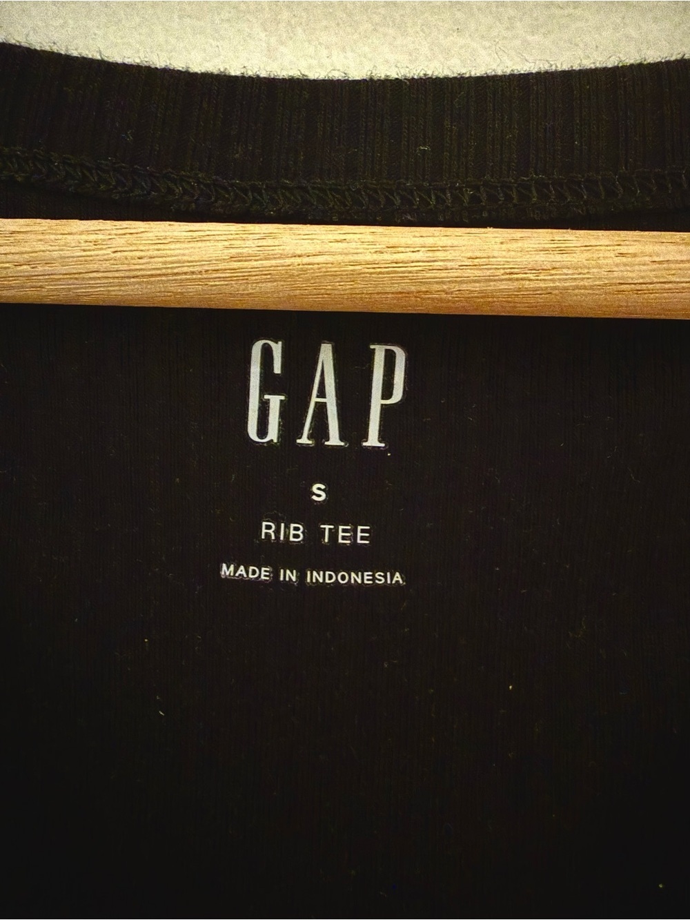 GAP Long-Sleeve Ribbed Top with 90s Inspired Bell Sleeves Size S - Black - Picture 3 of 4